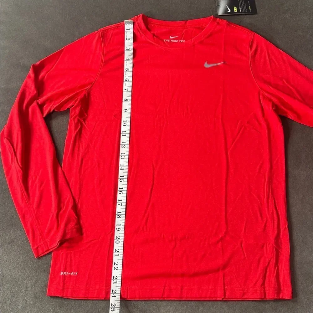 Nike Dry Boys Red Training Top Long Sleeve Athletic Fit Size XL 840177-657 NWT